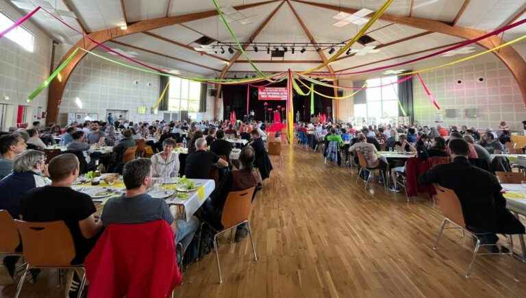 400 Lutte Ouvrière activists gathered for the traditional regional festival