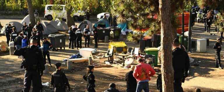 A large camp of crack users evacuated by the police in Paris