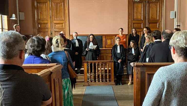 A minute of silence at the Bergerac court after the death of a magistrate in the Paris region