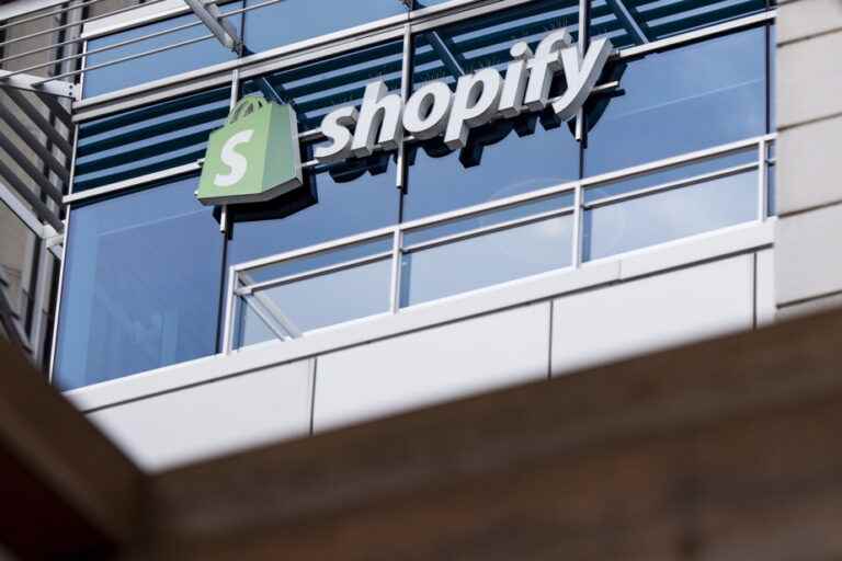 Accused of profiting from pirated content |  Shopify and textbook publishers ask to drop lawsuit