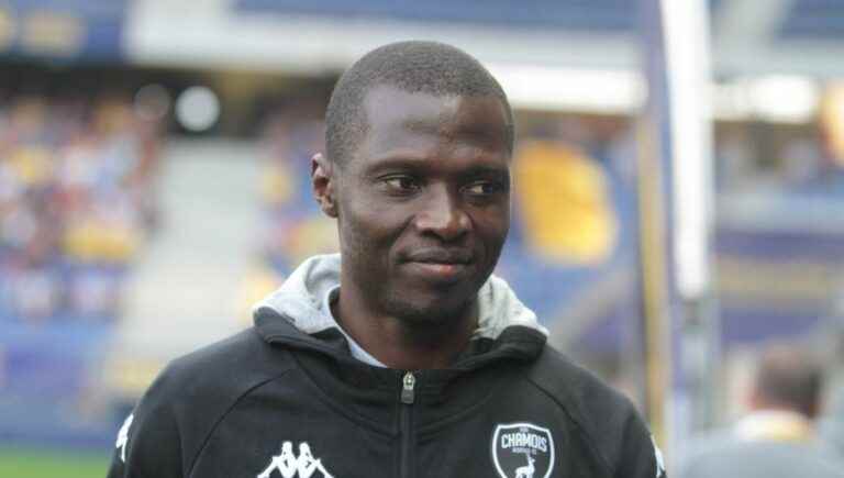 Ande Dona Ndoh, coach of the Niort attackers, guest of our “Bleu Chamois” podcast