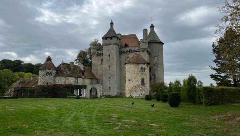 “Balade en hollow” your daily chronicle takes you to the castle of Villemonteix