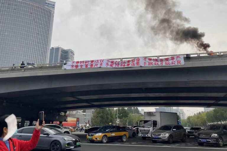 Beijing beefs up security after anti-Xi Jinping banners