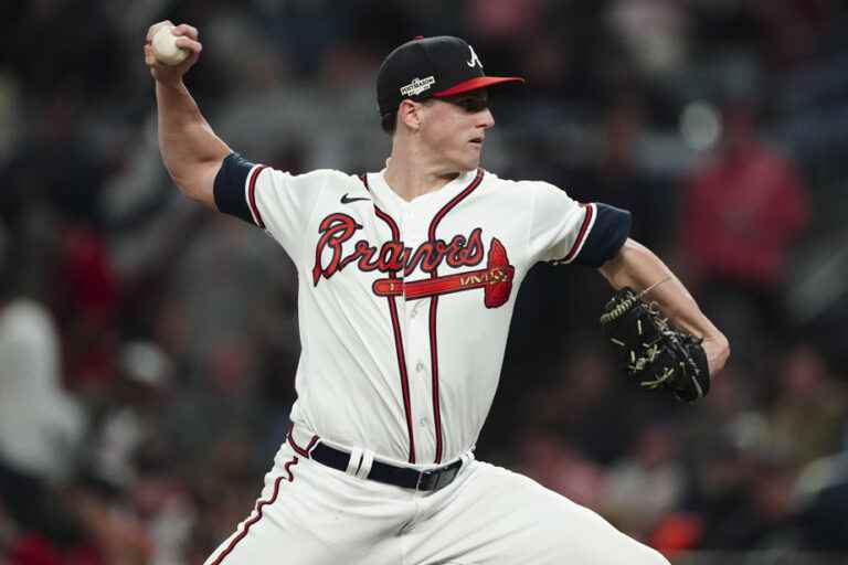 Braves shut out Phillies, level streak