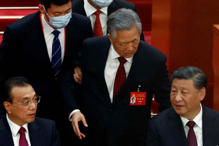 China |  Ex-president Hu Jintao escorted out of CCP congress