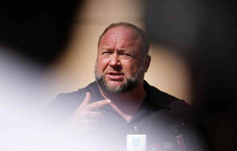 conspirator Alex Jones ordered to pay nearly $1 billion after denying school shooting