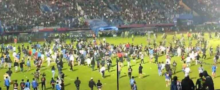 [EN VIDÉO] A soccer match turns tragic: 127 dead after a riot