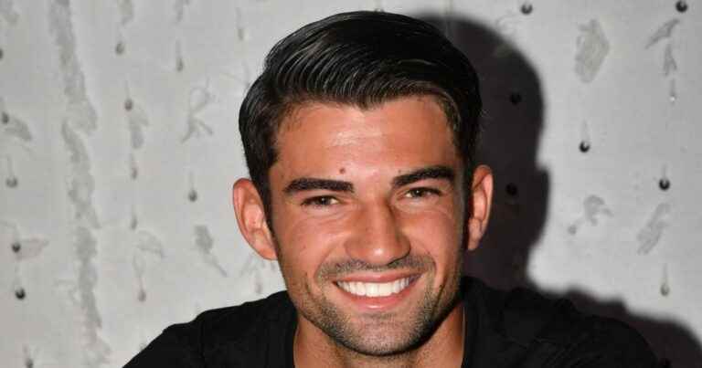 Enzo Zidane takes his daughter to a baby spa: first steps in the water for Sia!