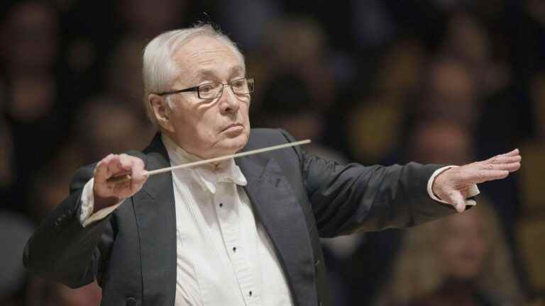 Famous Czech conductor Libor Pesek dies at 89