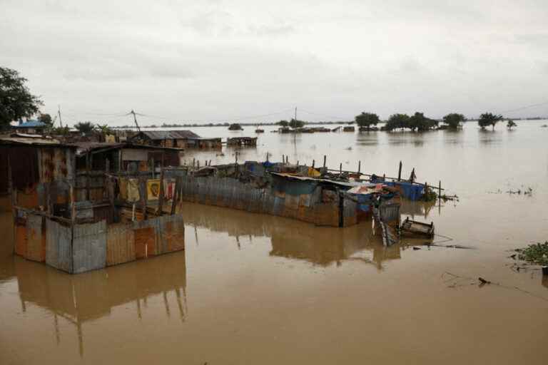 Food crisis threatens Nigeria, struggling with floods