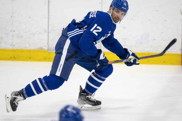 Forward Zach Aston-Reese signs for one year with the Maple Leafs