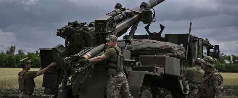 France plans new arms deliveries to Ukraine, including Caesar guns