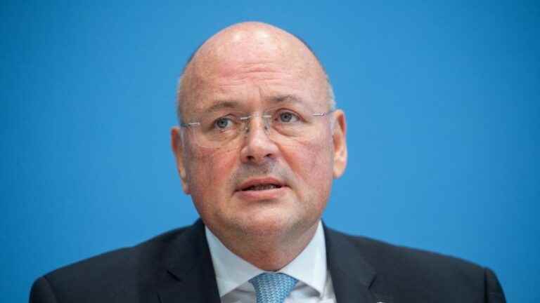 Germany to fire cybersecurity chief over alleged ties to Russia