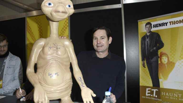 Henry Thomas, the actor who played the little boy in ET, celebrates the 40th anniversary of the film and tells how he experienced this success