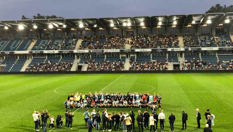 IN PICTURES – The centenary match of Aviron Bayonnais FC against Didier Deschamps’ Variétés CF