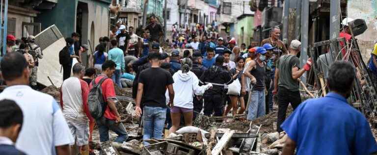 IN PICTURES |  Venezuela: 22 dead and more than 50 missing in a landslide