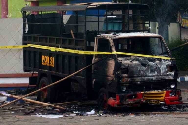 Indonesia |  Violence during a football match leaves at least 127 dead