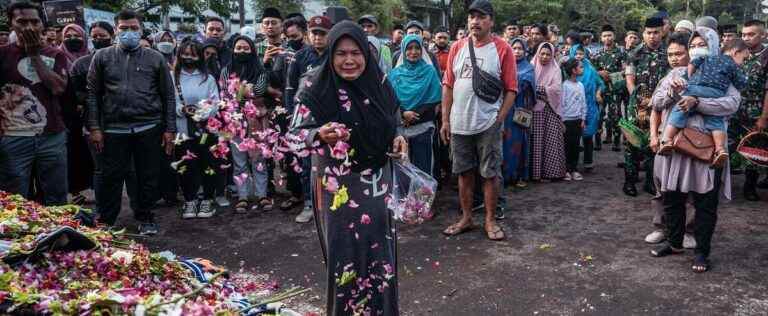 Indonesian police in the hot seat after stampede at 131 dead in stadium