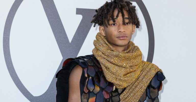 Jaden Smith bare belly facing Janet Jackson and Naomie Campbell, Joe Jonas and Sophie Turner in love at Vuitton