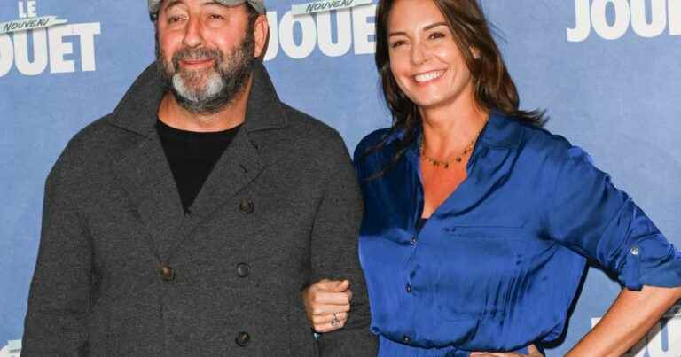 Julia Vignali and Kad Merad accomplices: rare appearance of the couple against Antoine de Caunes and Daphné Roulier