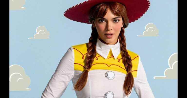 Kendall Jenner in Jessie from Toy Story sexy, Kim Kardashian in Mystique… Halloween bluffing!