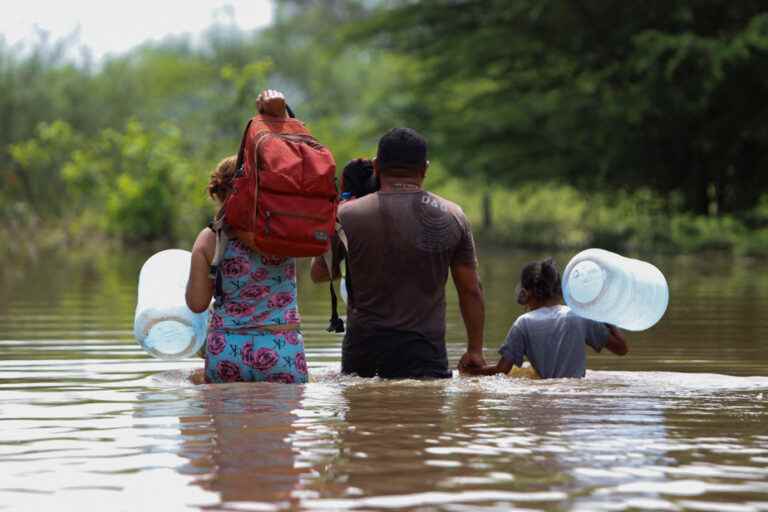 Landslide in Venezuela |  The UN visits a devastated city that buries its dead