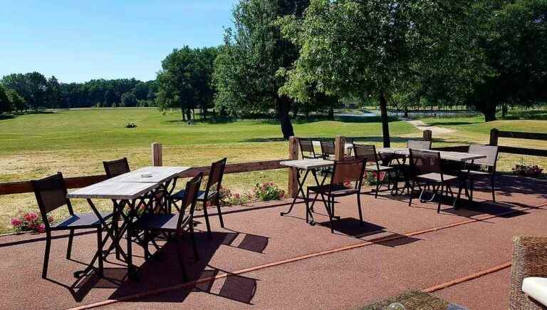 Les Terrasses de Lousseau welcomes you to Viglain in the heart of the exceptional site of the Golf de Sully.