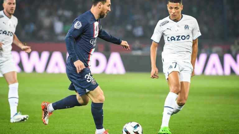 Lionel Messi touches wood on a free kick… Follow the Ligue 1 Classic