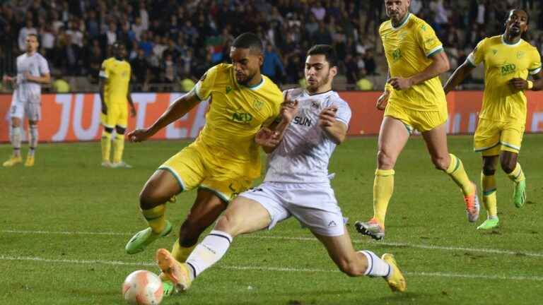 Ludovic Blas takes advantage of an opposing error and launches the Canaries … Follow the Europa League match