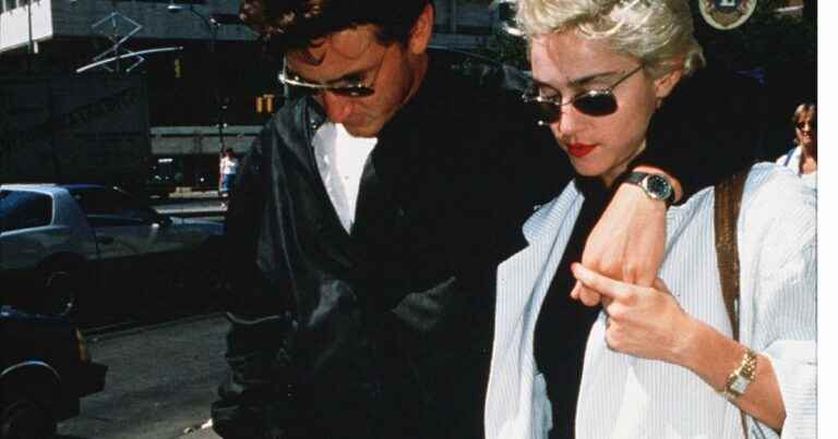 Madonna married to Sean Penn: her original and cult dress, sold for an astronomical sum