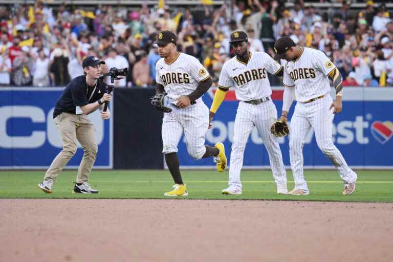 National League Final |  Padres defeat Phillies to tie series