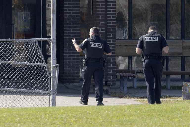 Police operation in a school in La Prairie