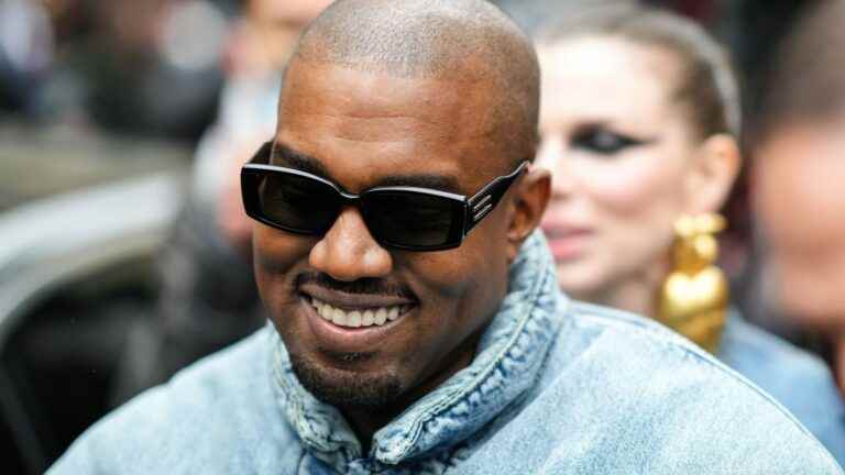 Rapper Kanye West wants to buy the social network Parler, popular with conservatives