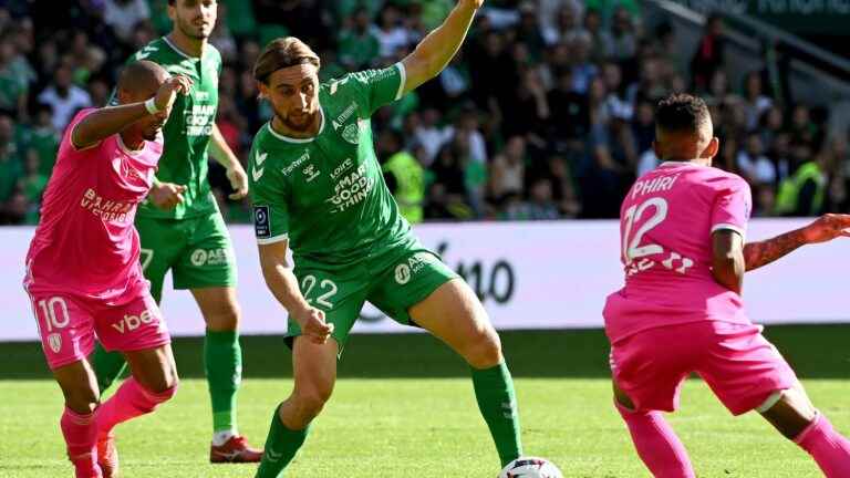 Saint-Etienne loses against Paris FC and sinks into the red zone