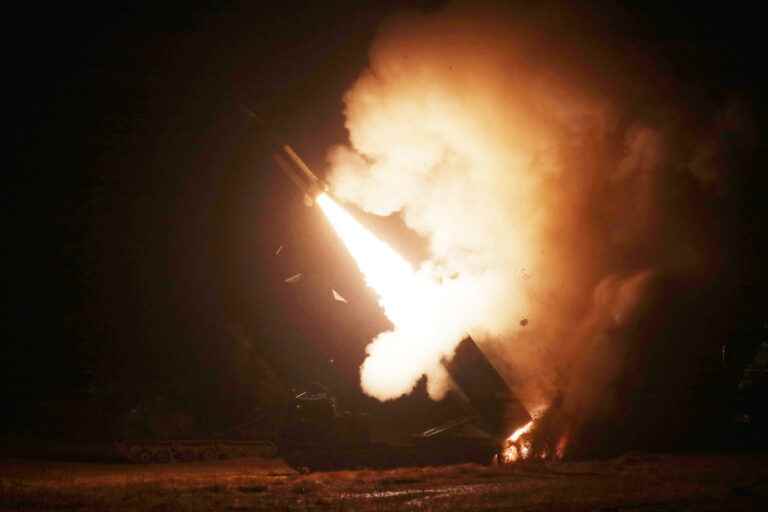 South Korea and the United States respond to North Korea with four missiles