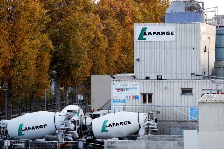 Support for the Islamic State group |  Lafarge sanctioned in the United States