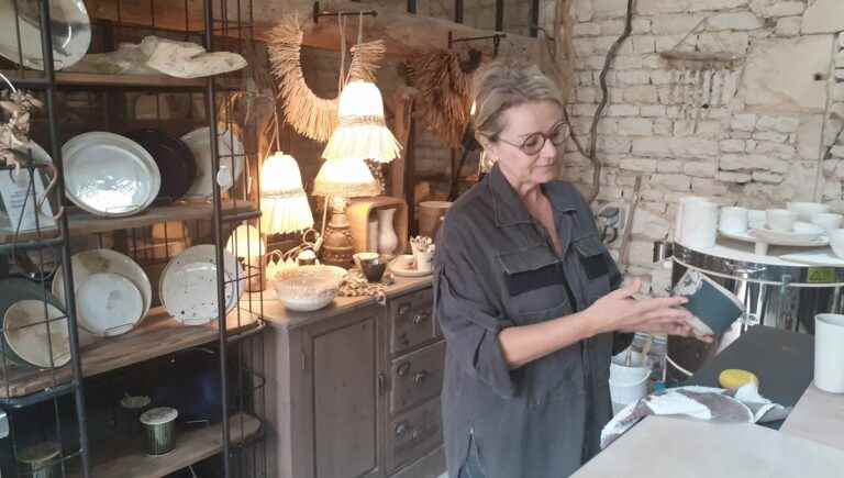 Terre d’Aunis manufactures and sells fine stoneware or ceramic tableware in Aigrefeuille