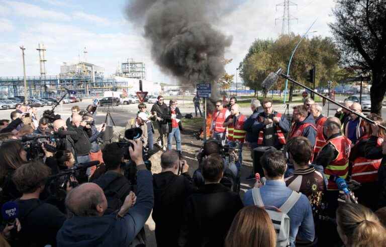 The French government requisitions strikers to unblock an Esso-ExxonMobil fuel depot.