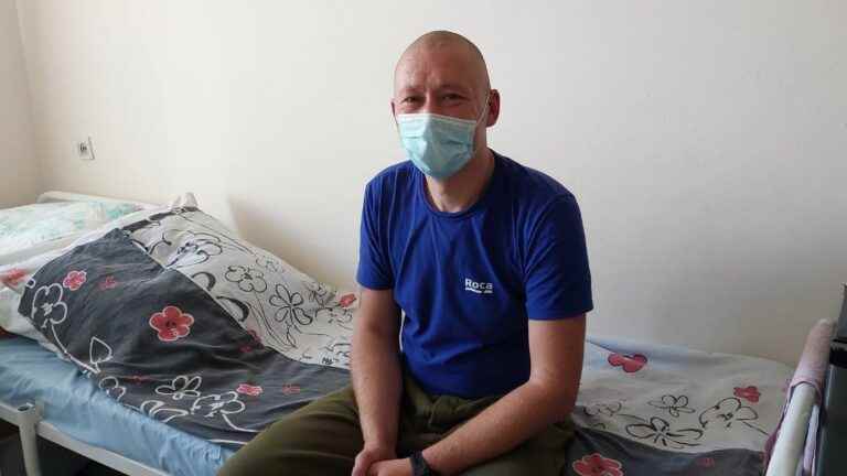 “The Russians are throwing phosphorus bombs”, testifies a Ukrainian soldier treated at Dnipro hospital