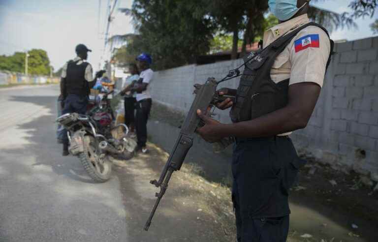 The United States and Canada send armored vehicles to reinforce the police of Haiti