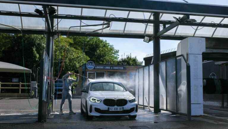 The prefect of Vienne relaxes certain restrictions on the use of water, in particular for washing his car