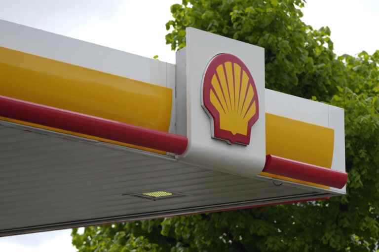 Thirteen billion profit |  Shell and TotalEnergies relaunch the debate on superprofits