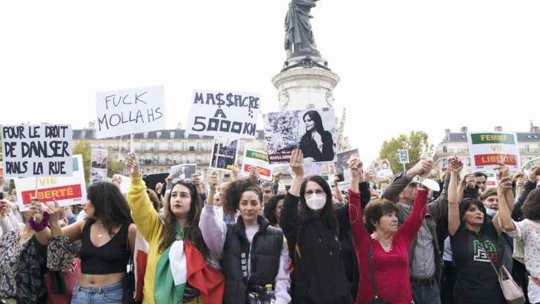 Thousands of demonstrators in France to support the protest in Iran