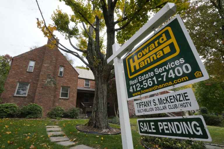 United States |  Mortgage rates top 7%, highest since April 2002