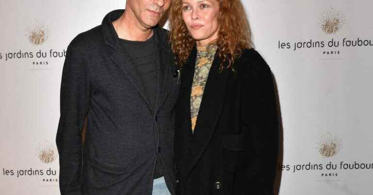 Vanessa Paradis with her husband Samuel Benchetrit: despite a very embarrassing health concern, she shines