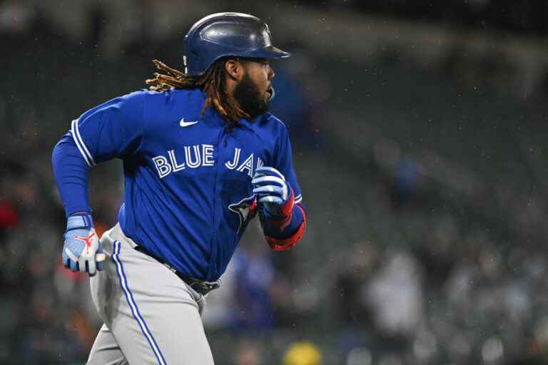 Vladimir Guerrero hits a 32nd homer and leads the Blue Jays to victory