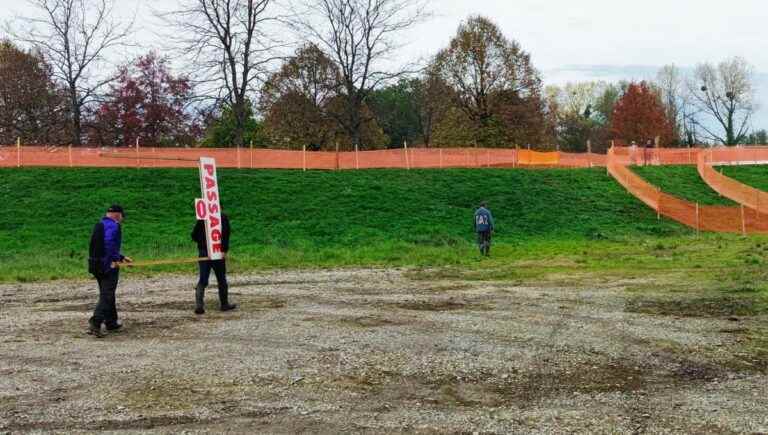 Volunteers get busy on the eve of the Nommay Cyclo-cross