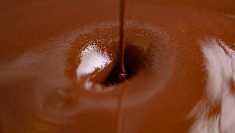 We make small chocolate dishes with Pascal Batagne