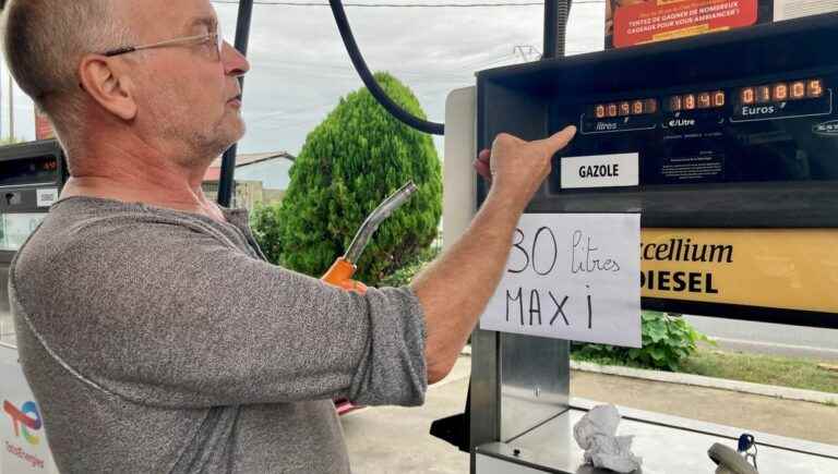 a Dordogne gas station attendant limits 30 liters of diesel per person