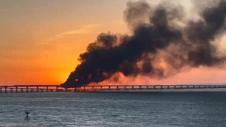 a fire broke out on the bridge connecting Crimea and Russia, according to Russian authorities